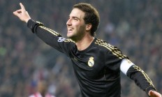 开云体育在线-看到这个充满张力的关键词组合，我的思维立刻被点燃。这并非一次简单的跨界，而是一场关于规则、宿命与个人英雄主义的史诗叙事。请看为您构思的文章