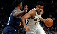 开云平台-雄鹿胜森林狼韦德深情致青