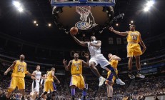 开云体育在线-长戟扫新奥尔良，当无莫熊的钢铁洪流，撞上范弗利特的暗夜流星