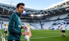 开云APP-包含尤文图斯领跑积分榜，雄心勃勃的词条