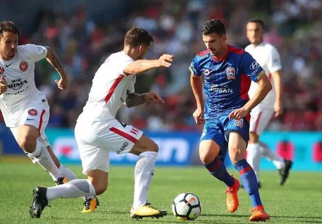 关于埃因霍温将与广岛三箭会师，备受期待的对决即将展开的信息