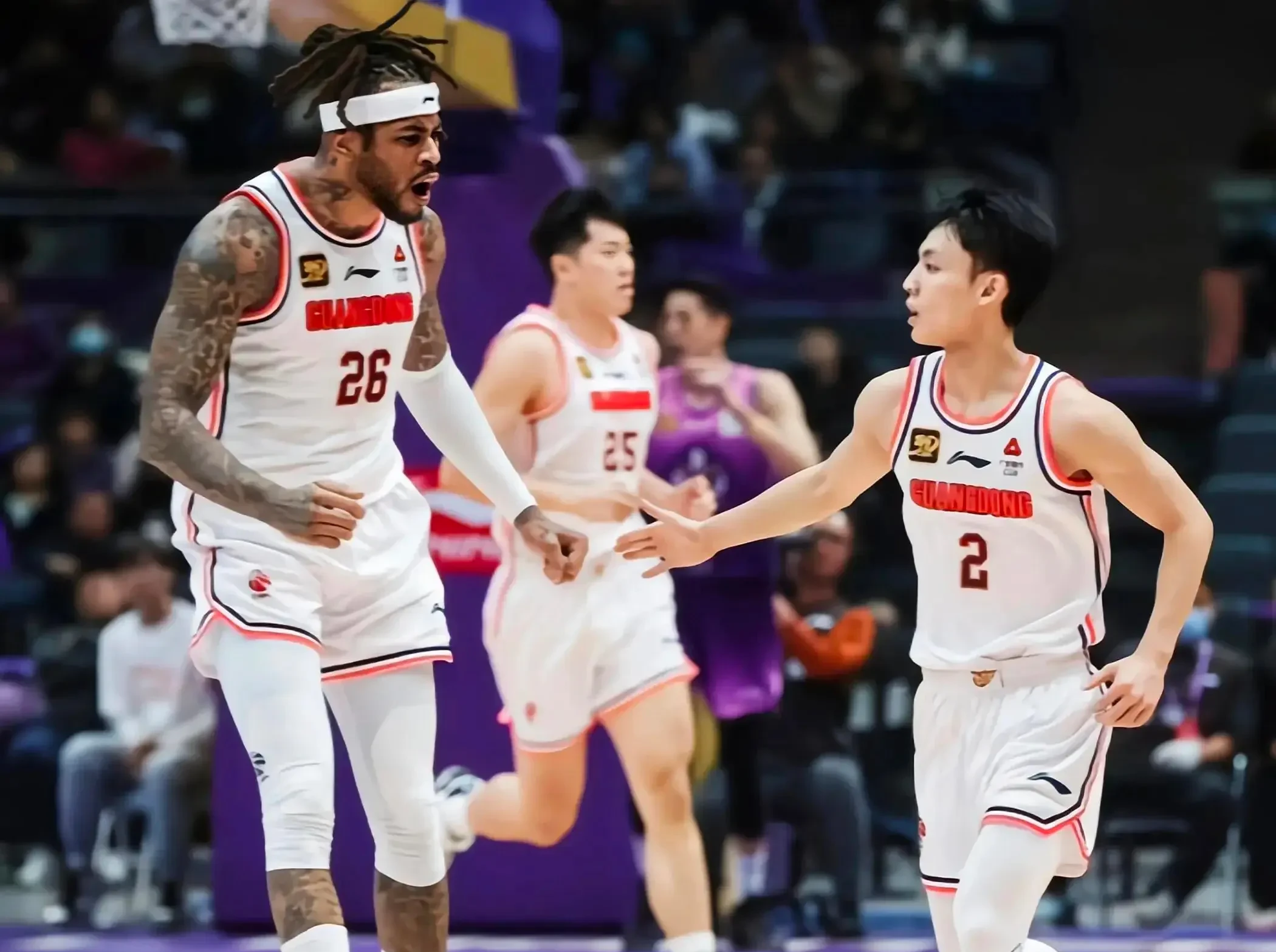 广东队大胜上海,连胜赢得总冠军 广东队大胜上海,连胜赢得总冠军