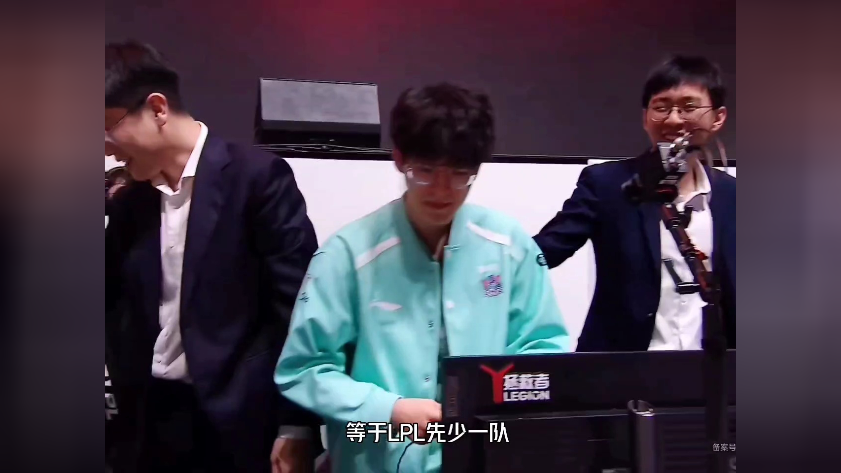 C9横扫EDG，Scout开启传奇时刻顶尖较量小组赛，成为赛场最大亮点