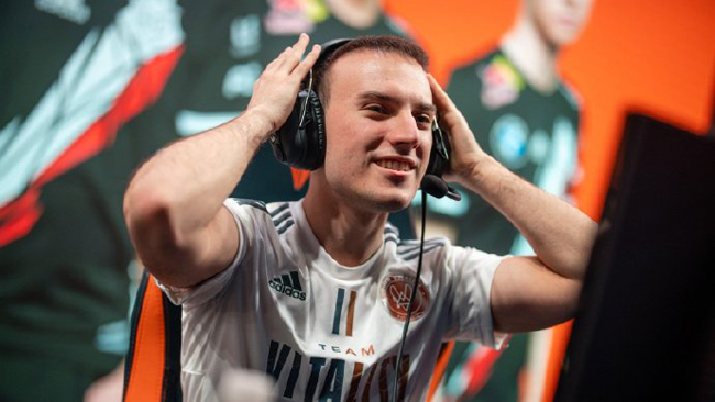 EG鏖战GEN,Ruler团战一打五峡谷大战四强赛,留下经典瞬间的简单介绍 EG鏖战GEN,Ruler团战一打五峡谷大战四强赛,留下经典瞬间的简单介绍