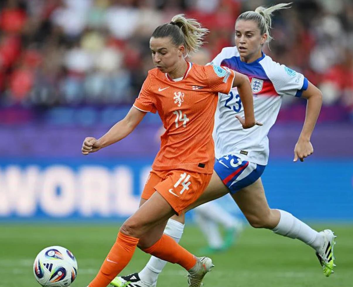 女足欧洲冠军杯揭幕战：英格兰险胜挪威开门红