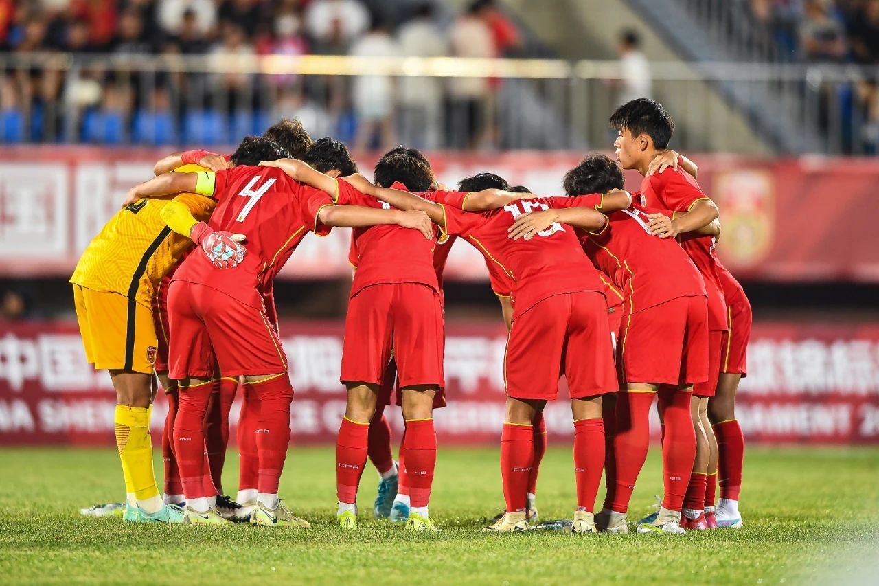 小组赛第一轮，中国队与德国展开激烈对抗！