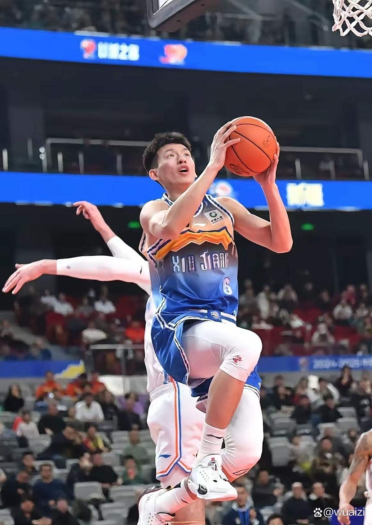 新疆男篮绝地逆袭海南队,力挽颓势 新疆男篮绝地逆袭海南队,力挽颓势