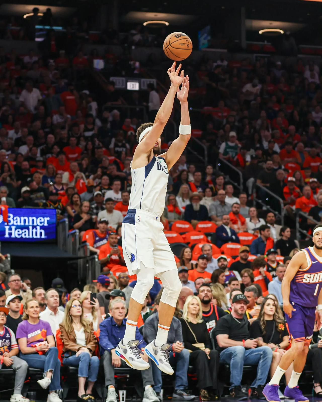 篮网客场赢下独行侠，稳住东部第七