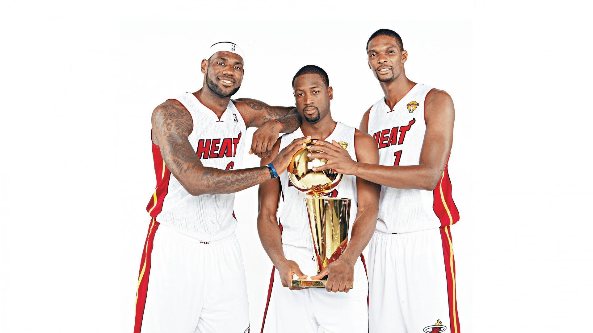 欧文鹰王之争撕裂萨城，攻防一体诠释唯一性夜晚